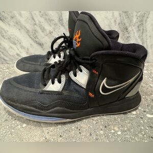 Nike Kyrie Irving Sneakers Youth Size 7
